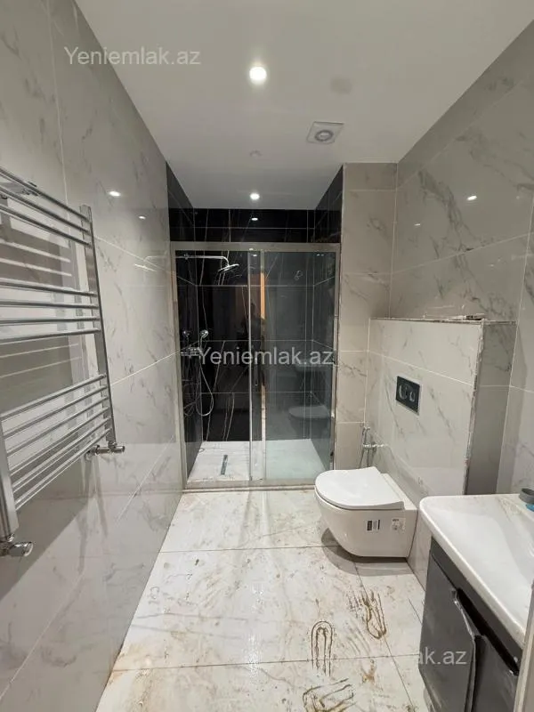 Satılır 3 otaqlı yeni tikili 73 m²