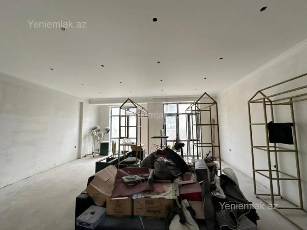 Satılır 4 otaqlı yeni tikili 210 m²