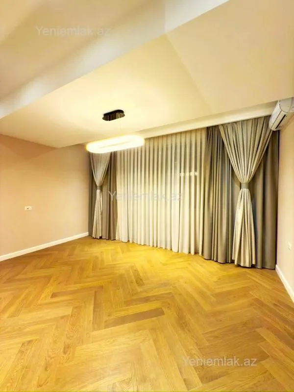 Satılır 3 otaqlı yeni tikili 136 m²