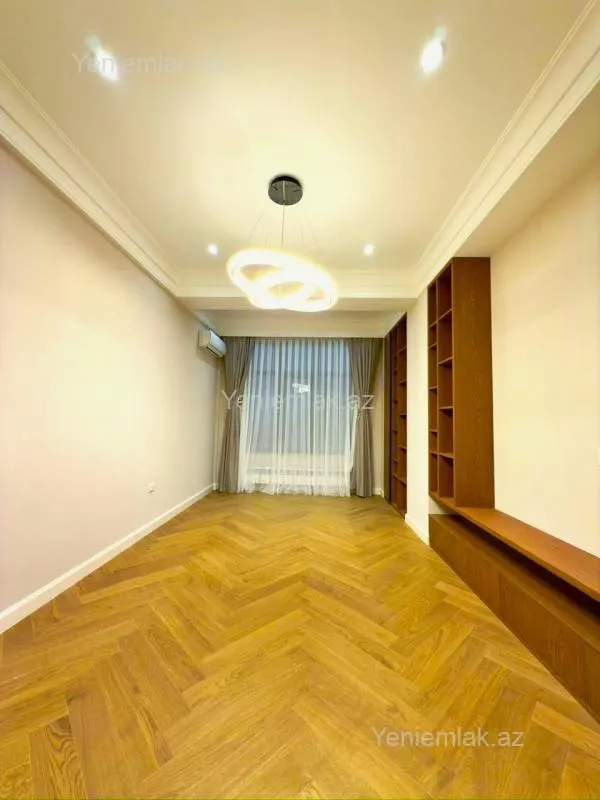 Satılır 3 otaqlı yeni tikili 136 m²