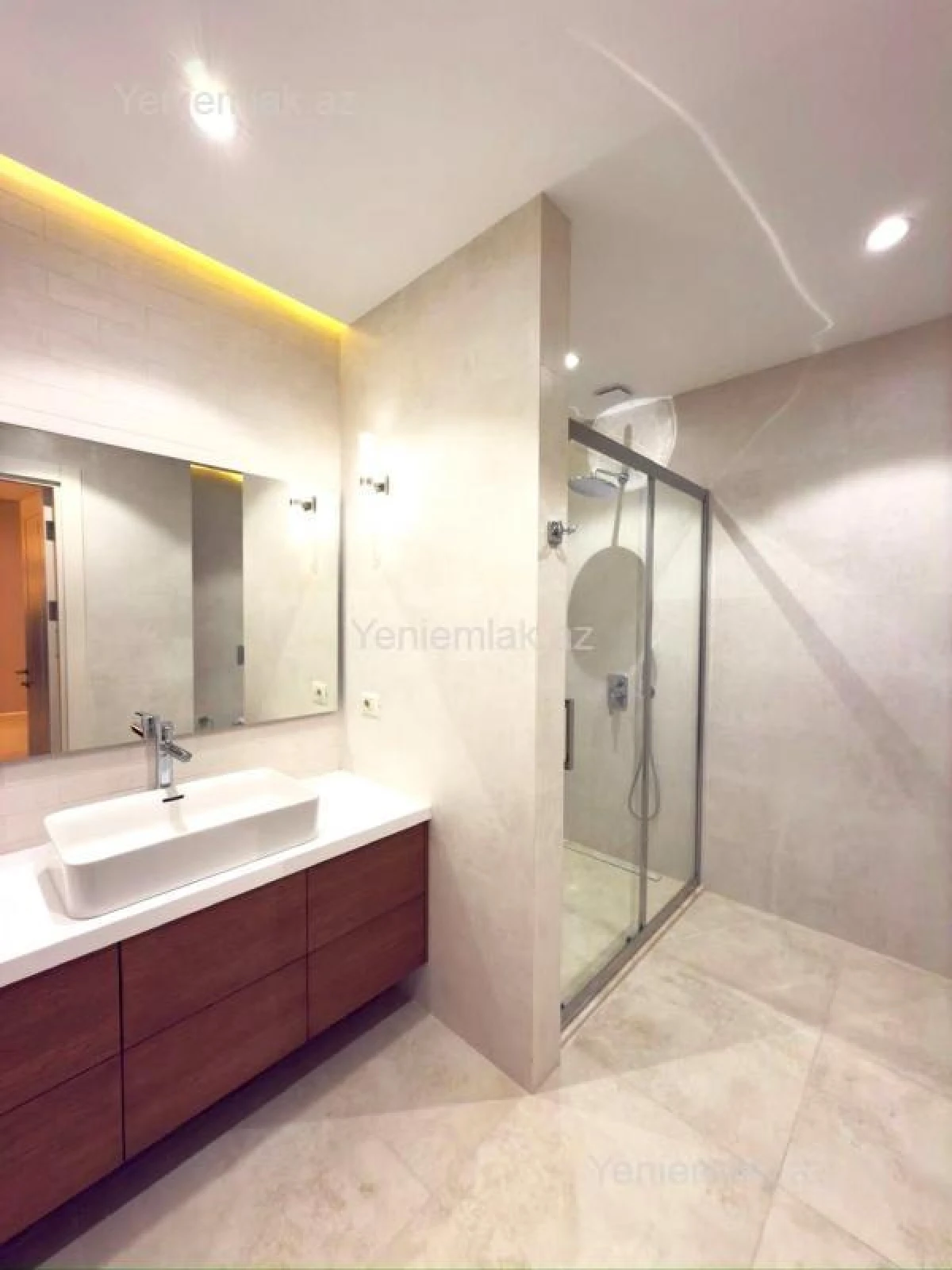 Satılır 3 otaqlı yeni tikili 136 m²