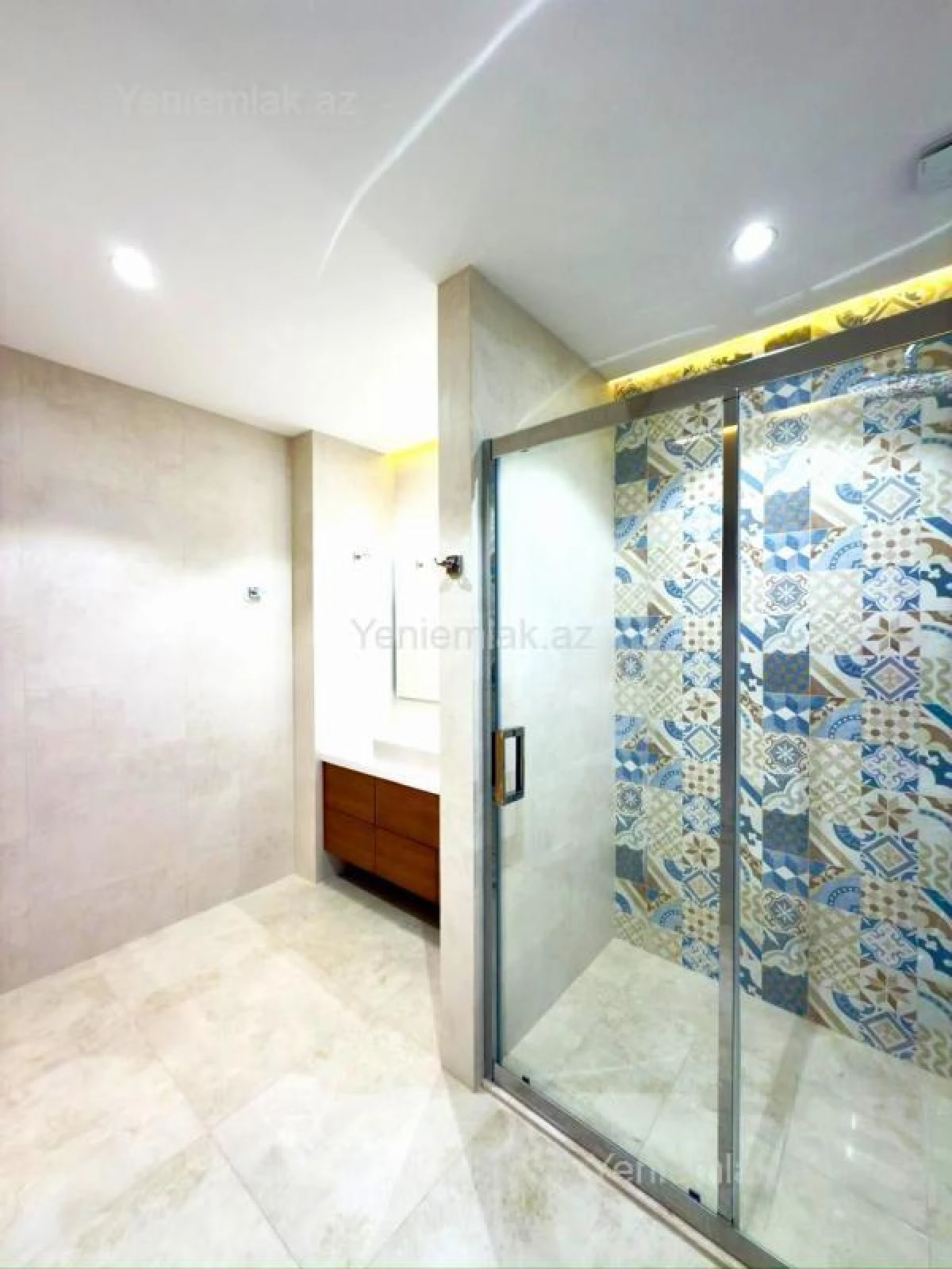 Satılır 3 otaqlı yeni tikili 136 m²