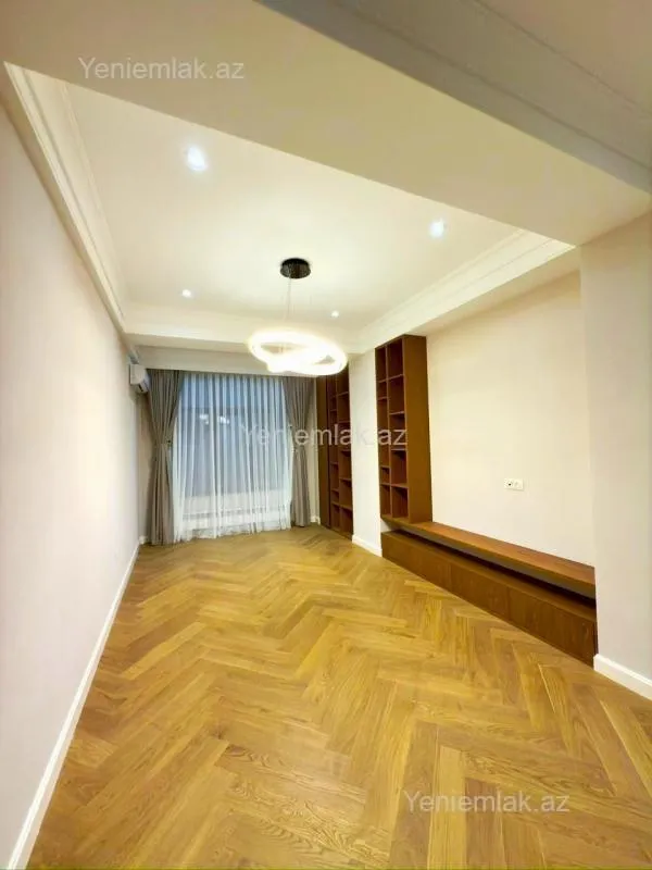 Satılır 3 otaqlı yeni tikili 136 m²