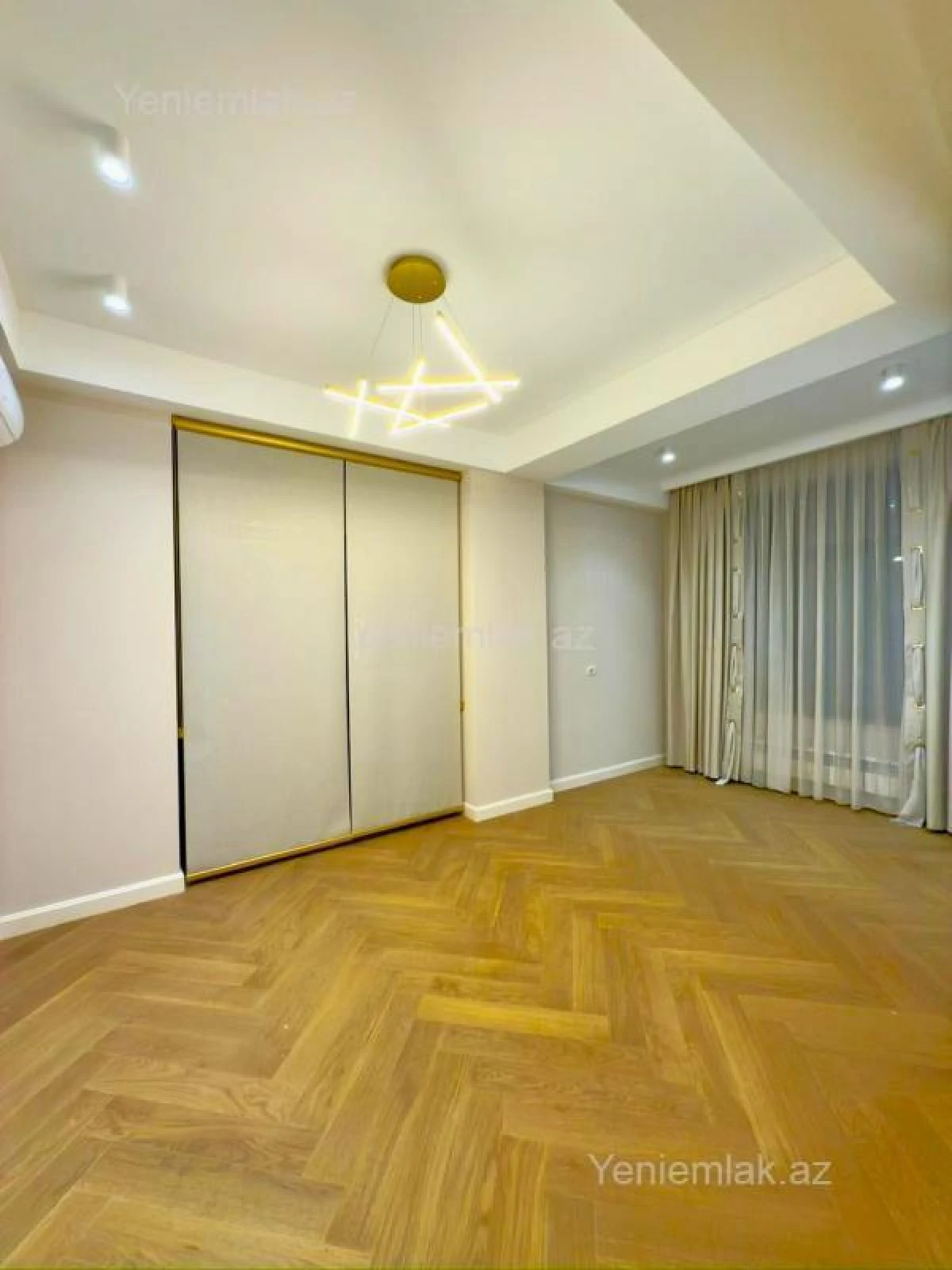 Satılır 3 otaqlı yeni tikili 136 m²