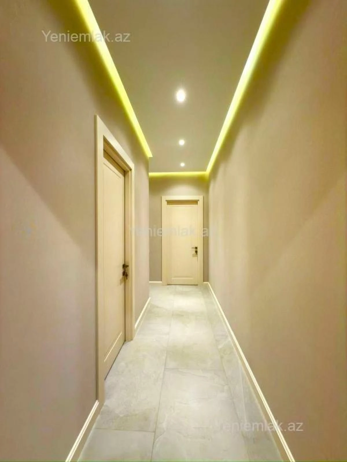 Satılır 3 otaqlı yeni tikili 136 m²