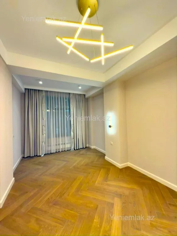Satılır 3 otaqlı yeni tikili 136 m²