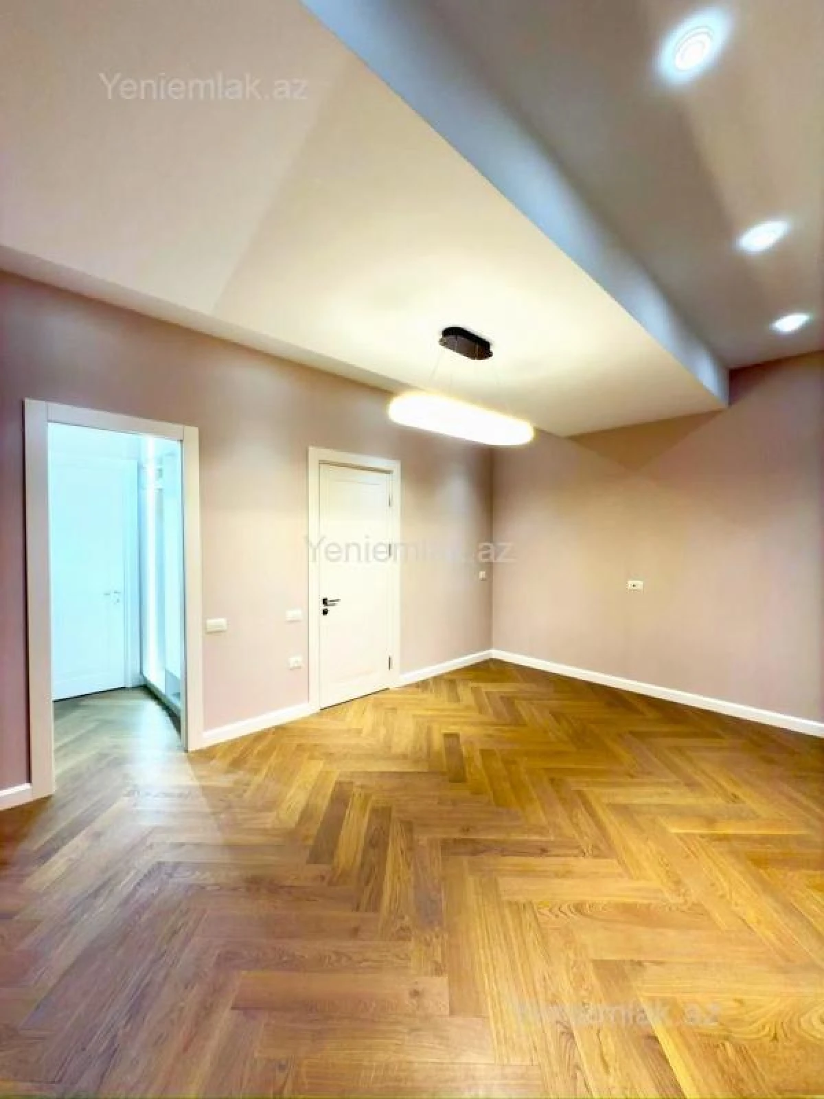 Satılır 3 otaqlı yeni tikili 136 m²