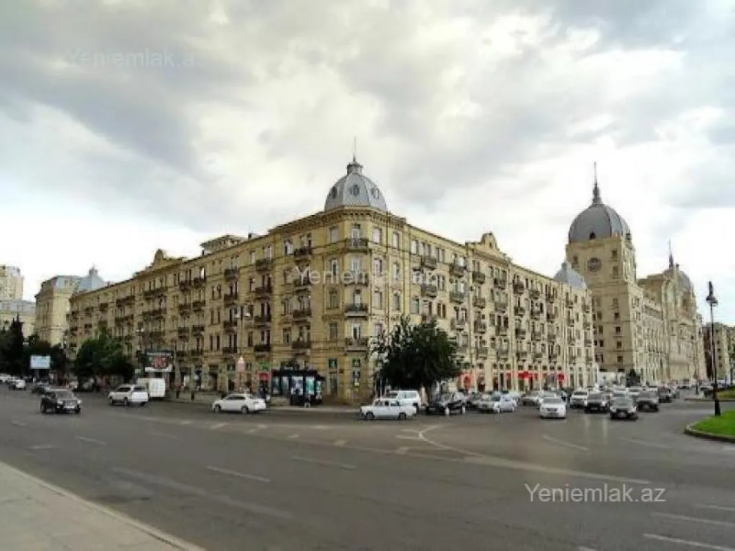 Satılır 3 otaqlı köhnə tikili 80 m²