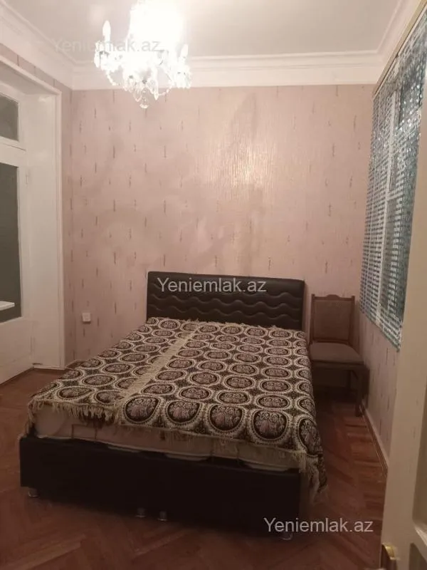 Satılır 3 otaqlı köhnə tikili 80 m²