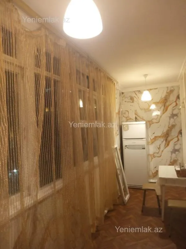 Satılır 3 otaqlı köhnə tikili 80 m²