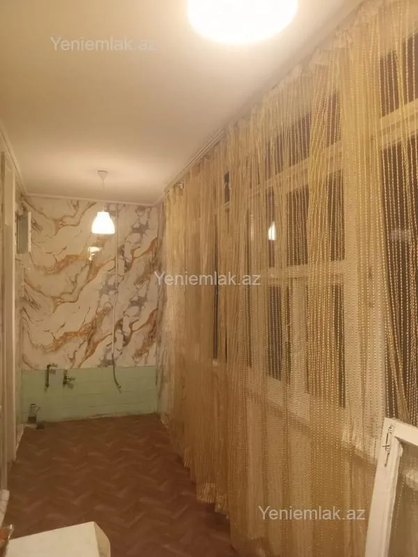 Satılır 3 otaqlı köhnə tikili 80 m²