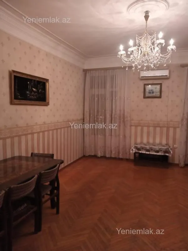 Satılır 3 otaqlı köhnə tikili 80 m²