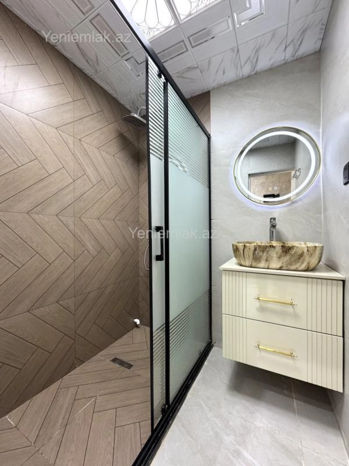 Satılır 2 otaqlı köhnə tikili 65 m²