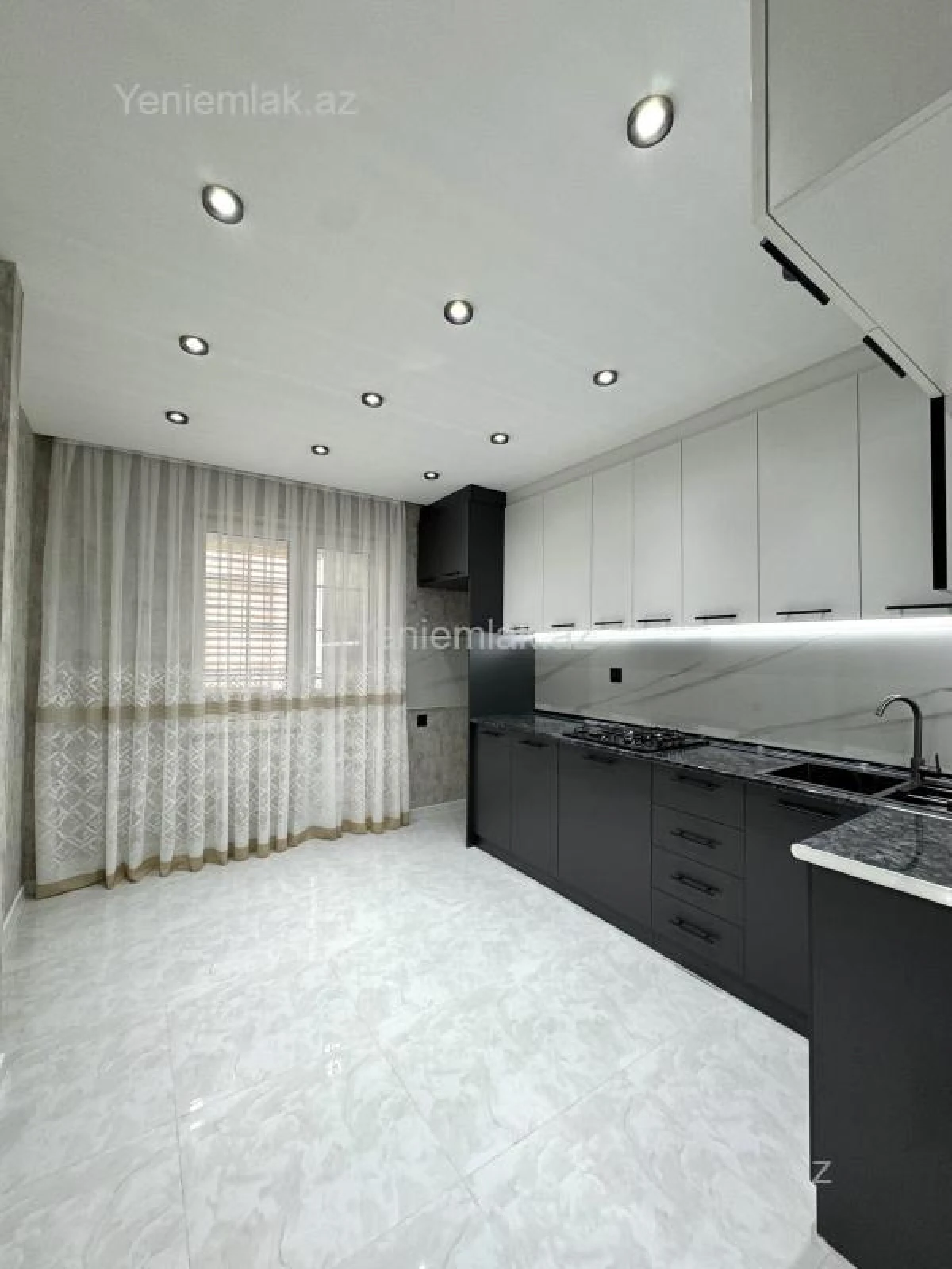 Satılır 2 otaqlı köhnə tikili 65 m²
