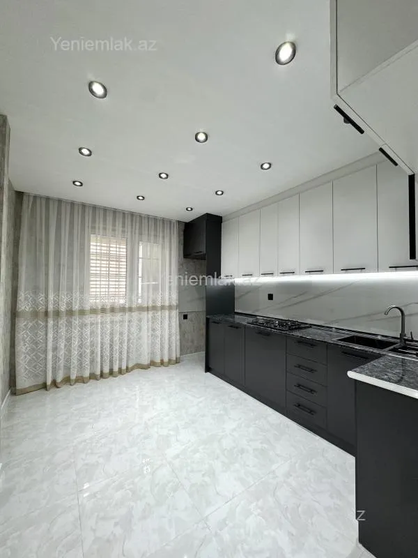 Satılır 2 otaqlı köhnə tikili 65 m²