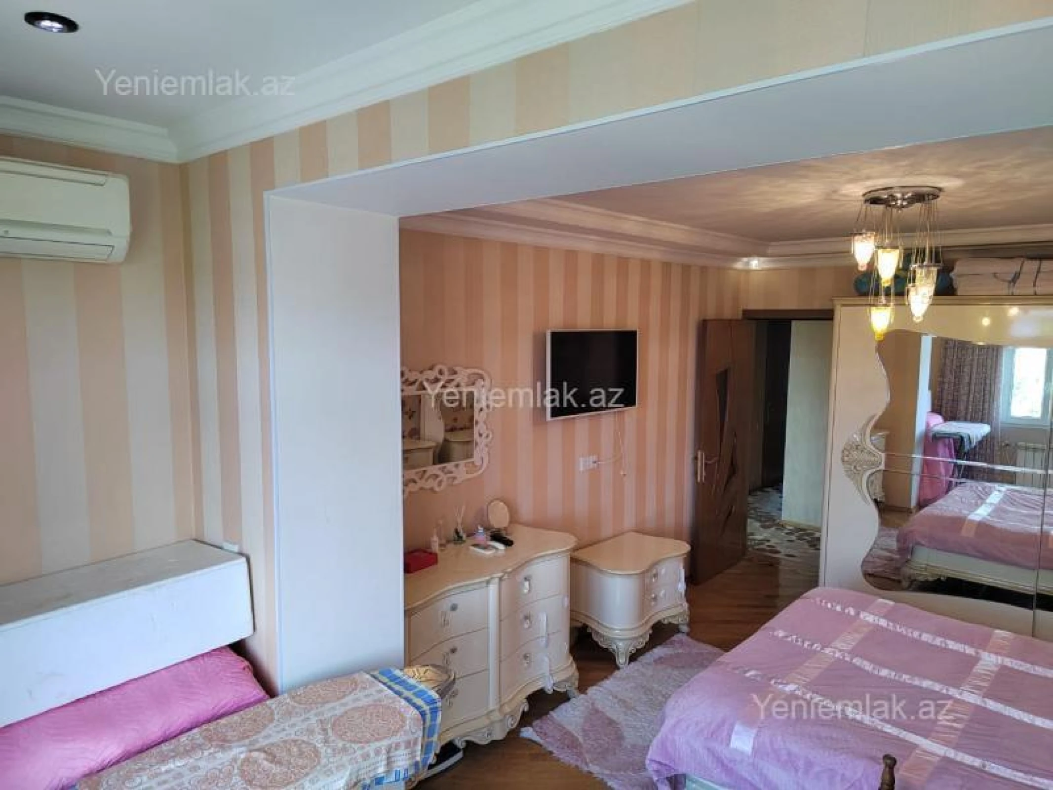 Satılır 4 otaqlı köhnə tikili 100 m²