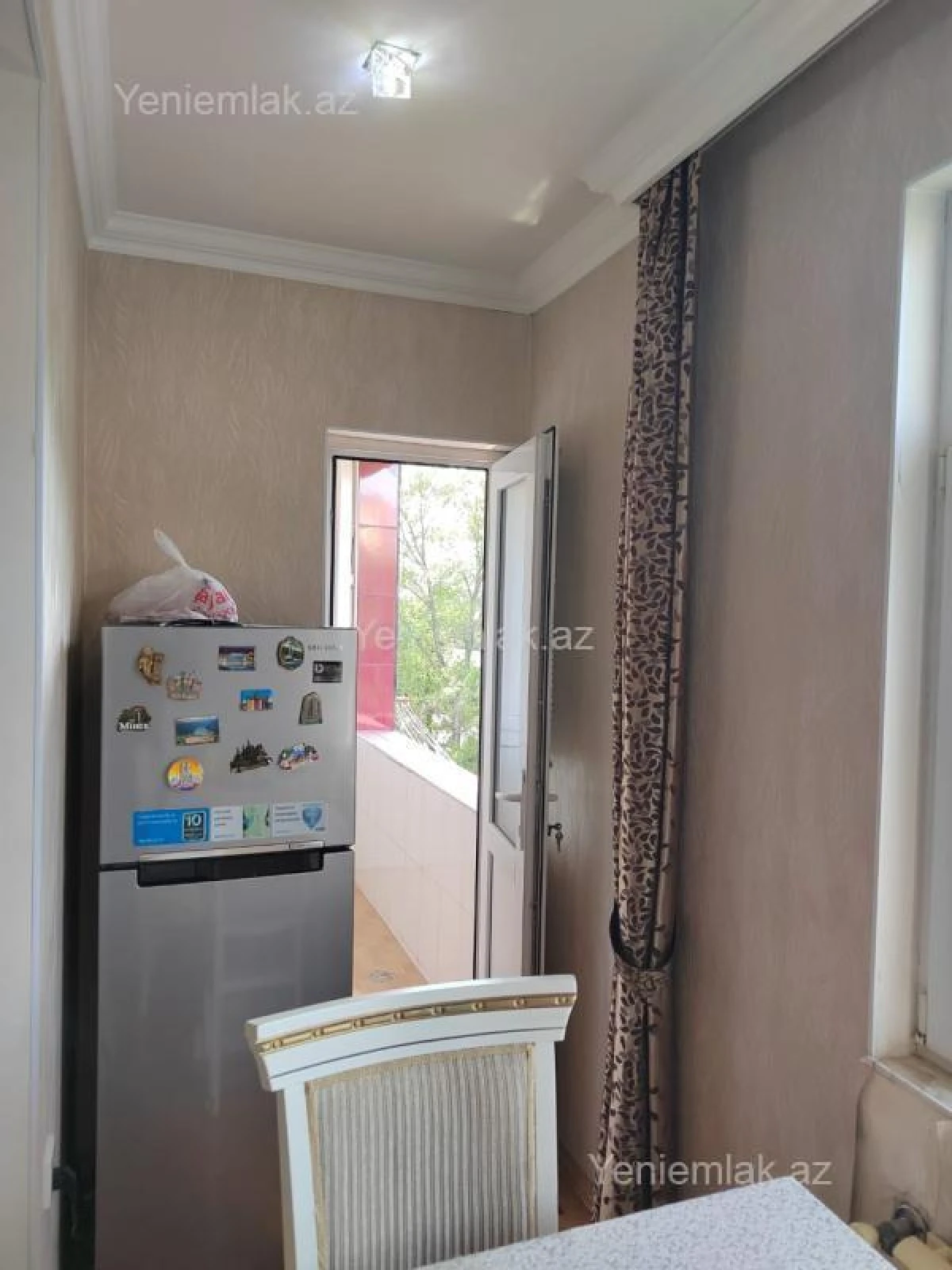 Satılır 4 otaqlı köhnə tikili 100 m²