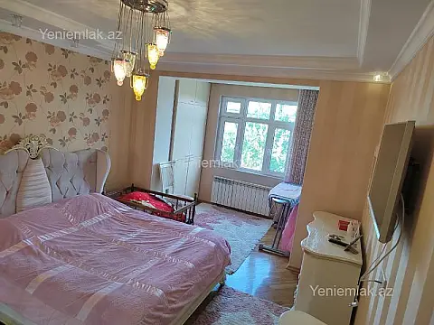 Satılır 4 otaqlı köhnə tikili 100 m²