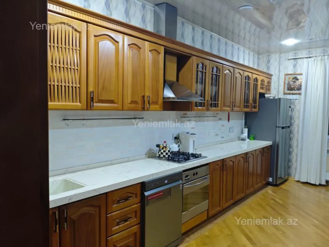 Satılır 3 otaqlı yeni tikili 153 m²