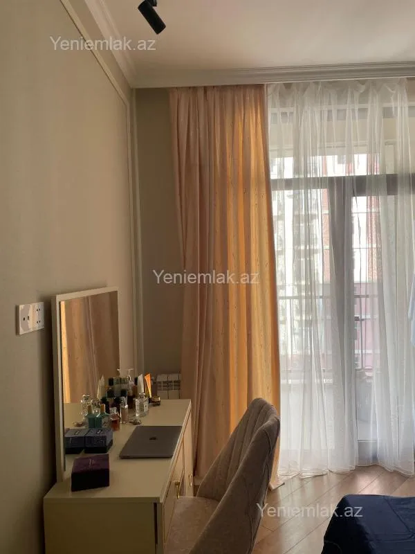Satılır 2 otaqlı yeni tikili 68 m²