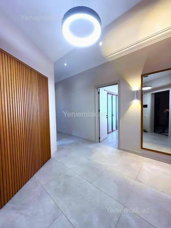Satılır 3 otaqlı yeni tikili 134.9 m²