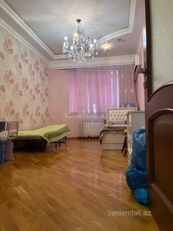 Satılır 4 otaqlı yeni tikili 153 m²