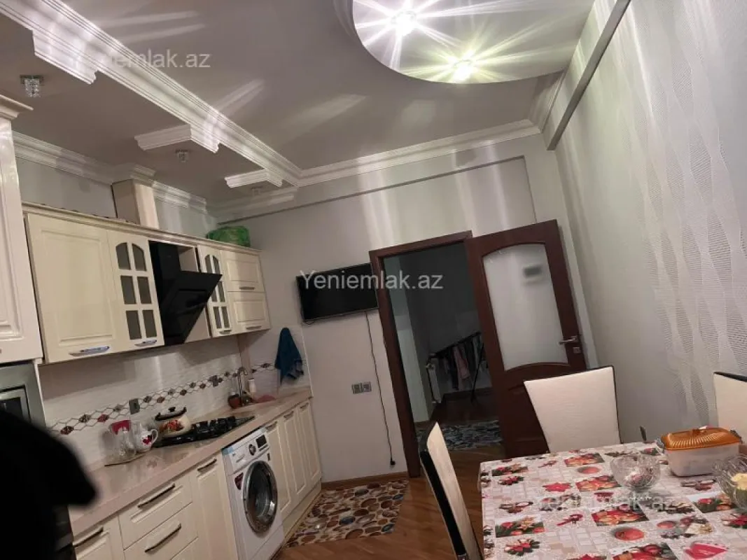 Satılır 4 otaqlı yeni tikili 153 m²