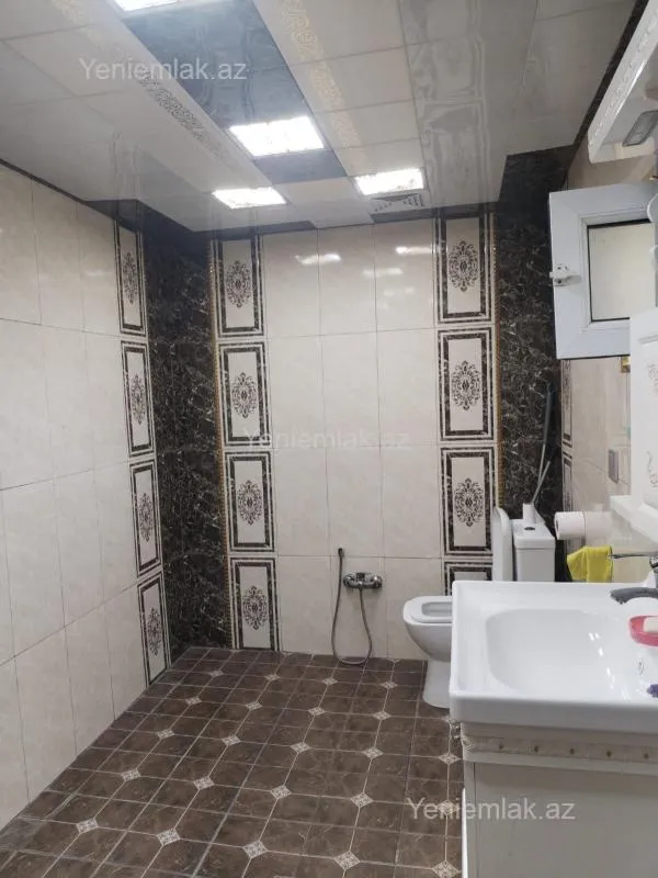 Satılır 5 otaqlı həyət evi 158 m²