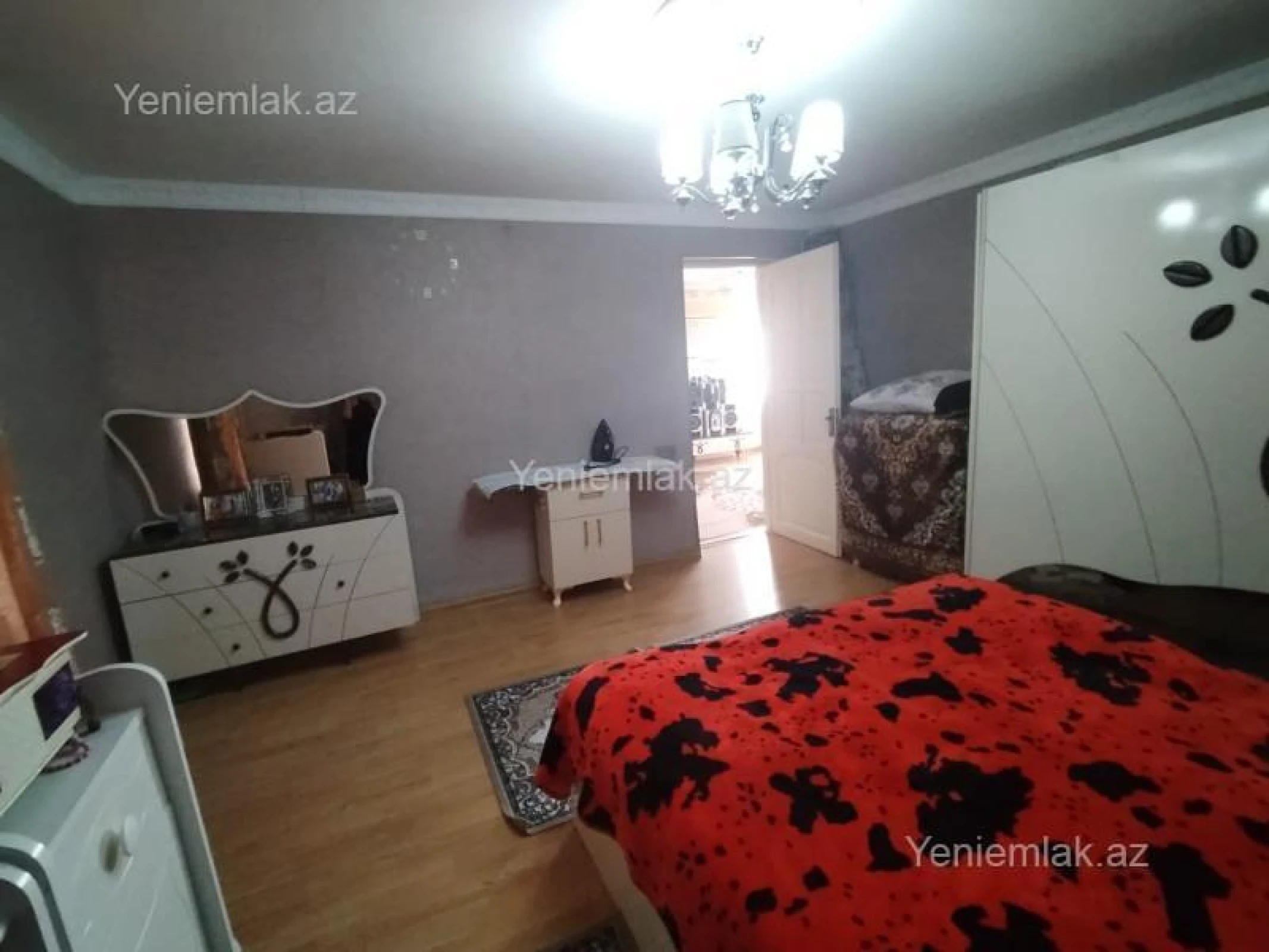 Satılır 5 otaqlı həyət evi 158 m²