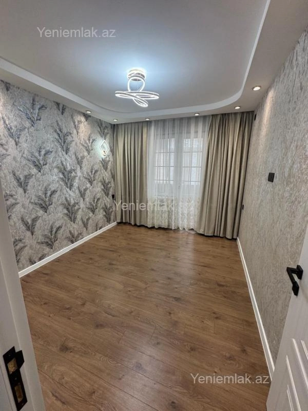 Satılır 2 otaqlı köhnə tikili 65 m²