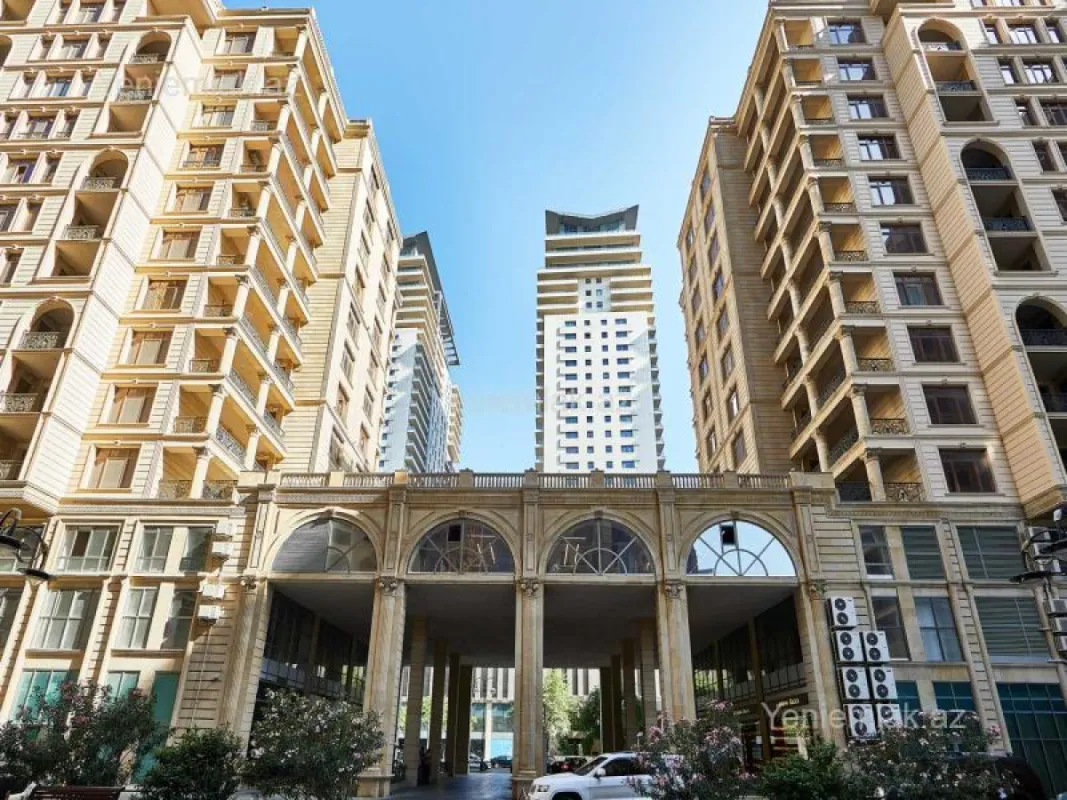 Satılır 4 otaqlı yeni tikili 305 m²