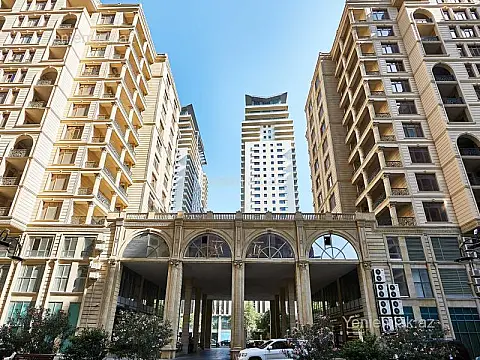 Satılır 4 otaqlı yeni tikili 305 m²