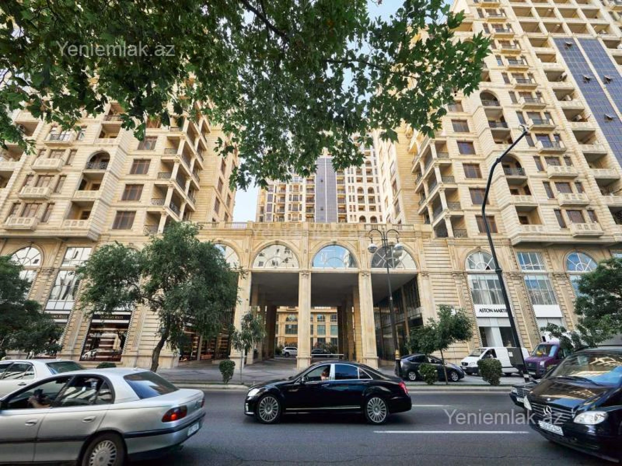 Satılır 4 otaqlı yeni tikili 305 m²