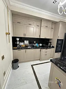 Satılır 3 otaqlı yeni tikili 110 m²