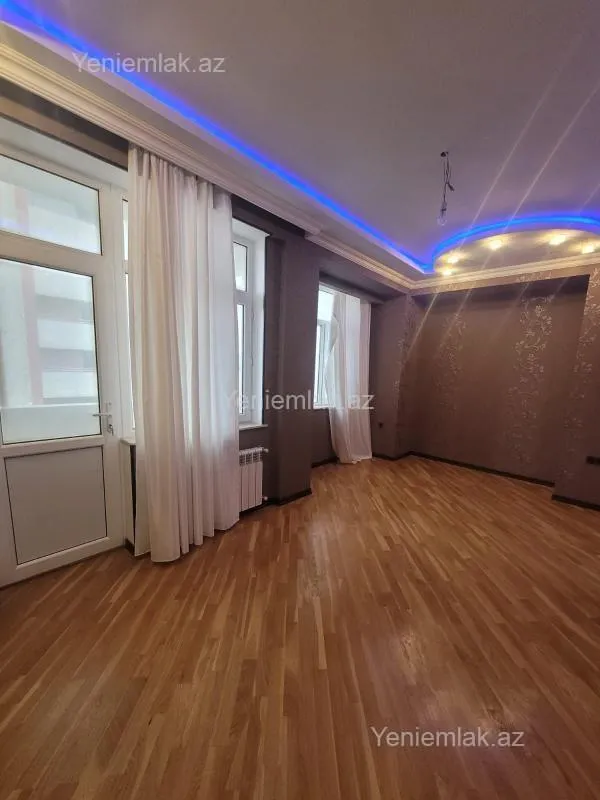 Satılır 2 otaqlı yeni tikili 95 m²