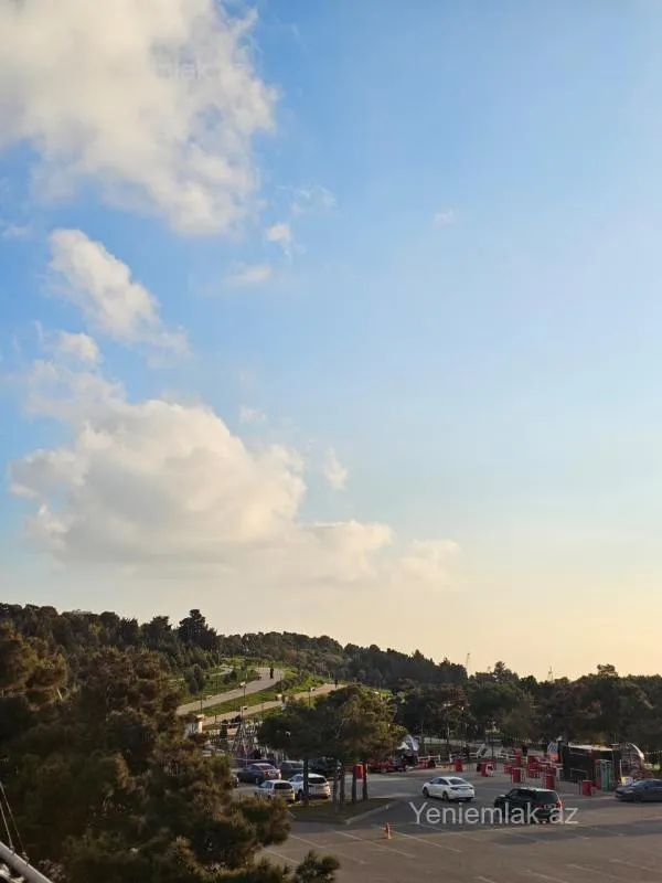 Satılır 4 otaqlı yeni tikili 135 m²