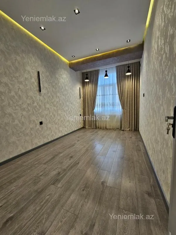 Satılır 4 otaqlı yeni tikili 135 m²
