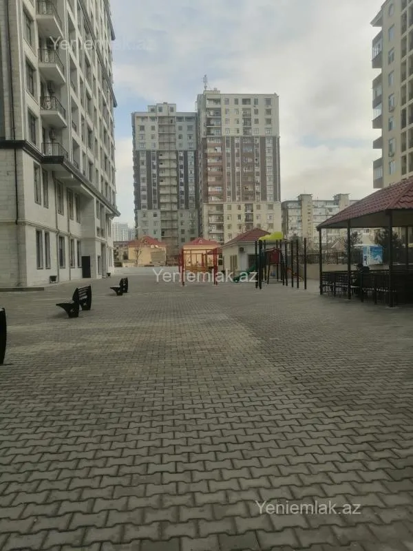 Satılır 3 otaqlı yeni tikili 95 m²