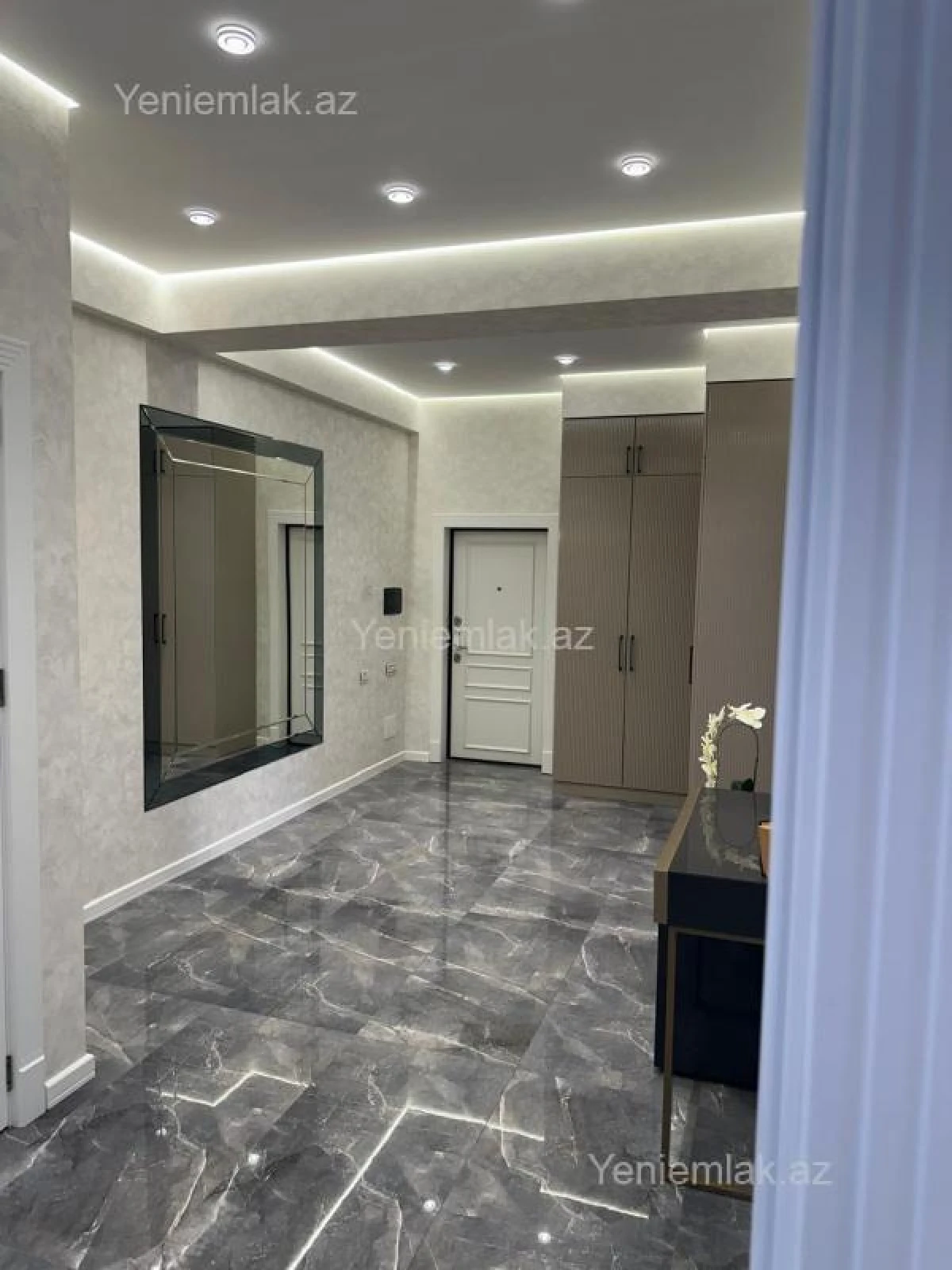 Satılır 3 otaqlı yeni tikili 106 m²