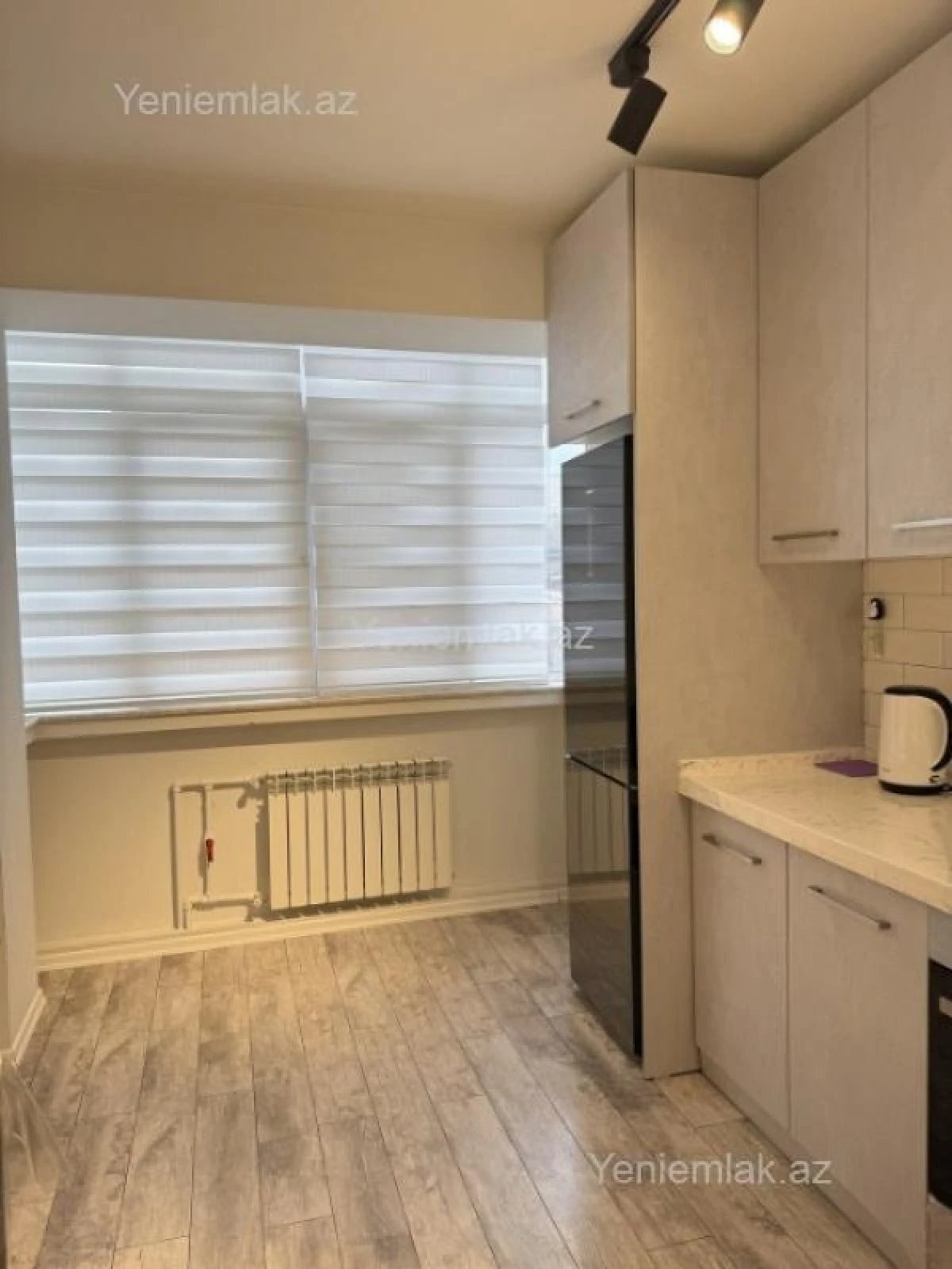 Satılır 2 otaqlı köhnə tikili 60 m²