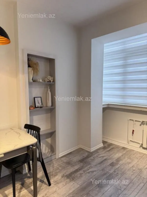 Satılır 2 otaqlı köhnə tikili 60 m²