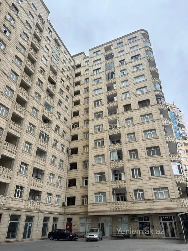Satılır 3 otaqlı yeni tikili 105 m²