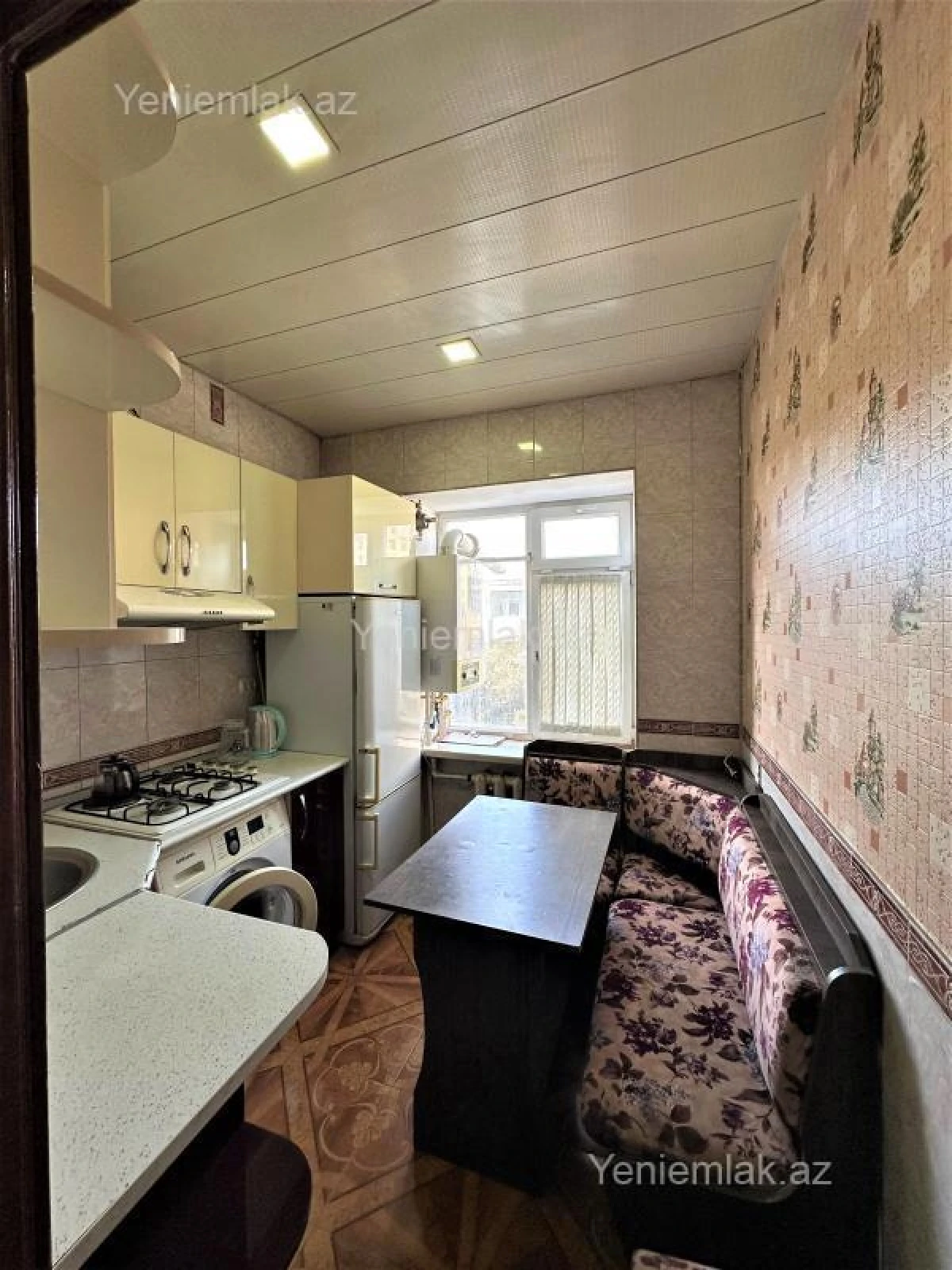 Satılır 2 otaqlı köhnə tikili 50 m²