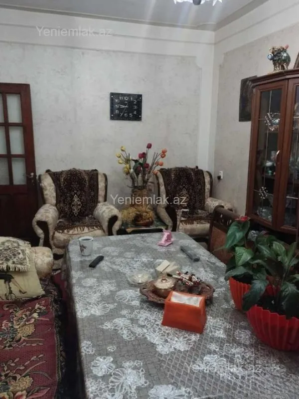 Satılır 2 otaqlı köhnə tikili 60 m²