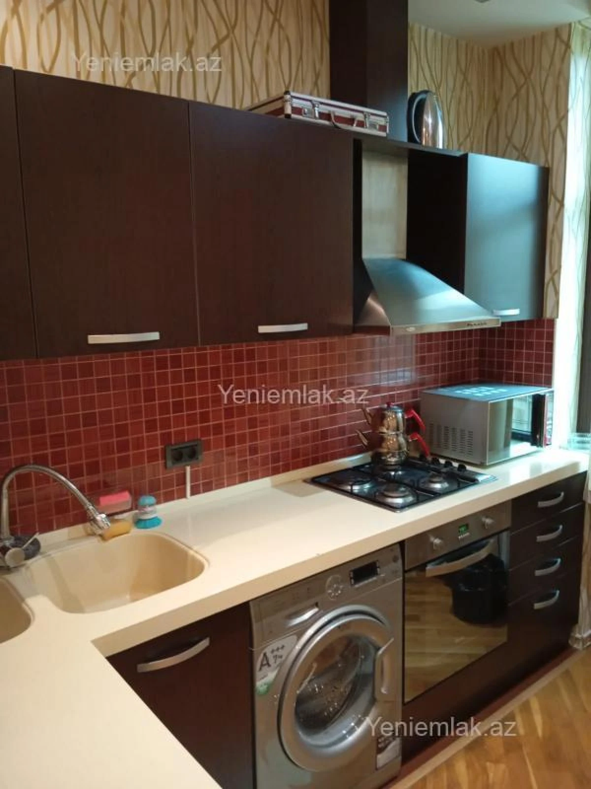 Satılır 2 otaqlı köhnə tikili 80 m²