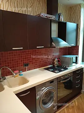 Satılır 2 otaqlı köhnə tikili 80 m²
