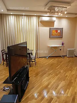 Satılır 2 otaqlı köhnə tikili 80 m²
