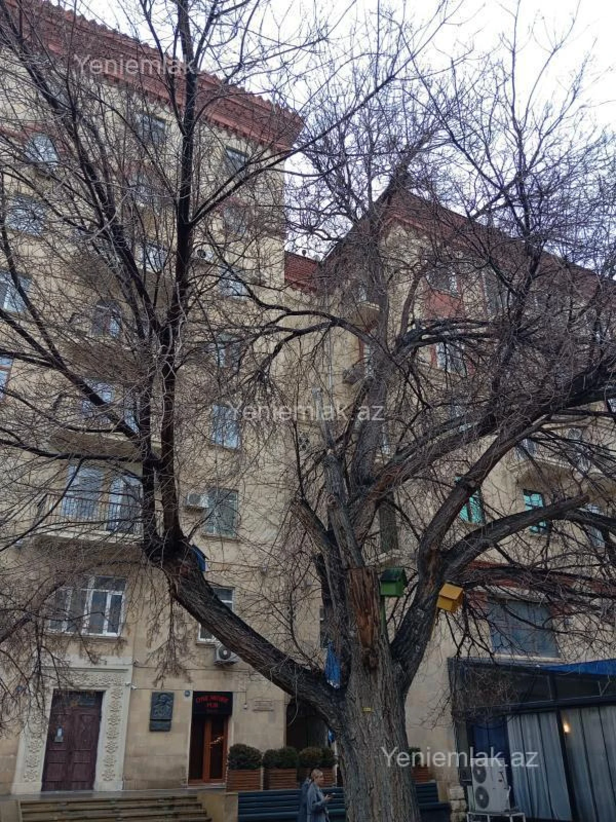 Satılır 2 otaqlı köhnə tikili 80 m²