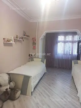 Satılır 3 otaqlı köhnə tikili 100 m²