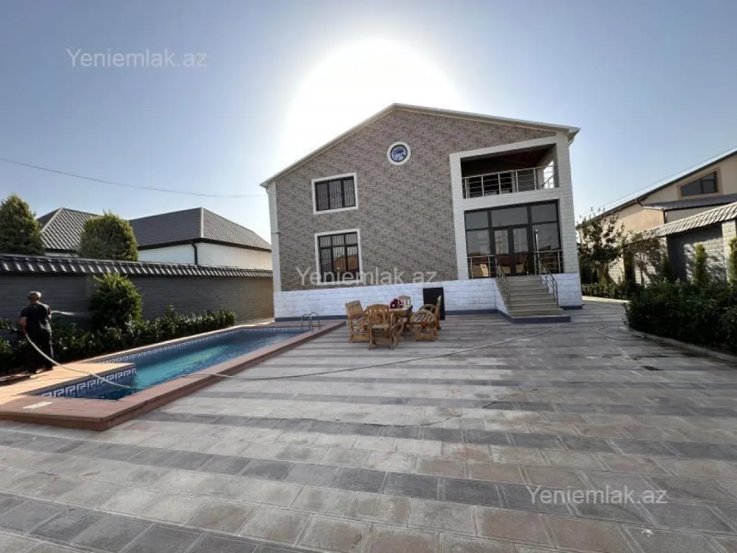 Satılır 6 otaqlı həyət evi 270 m²